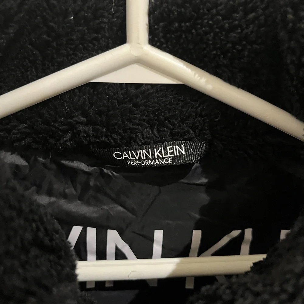 Calvin Klein puffer vest - Picture 5 of 6